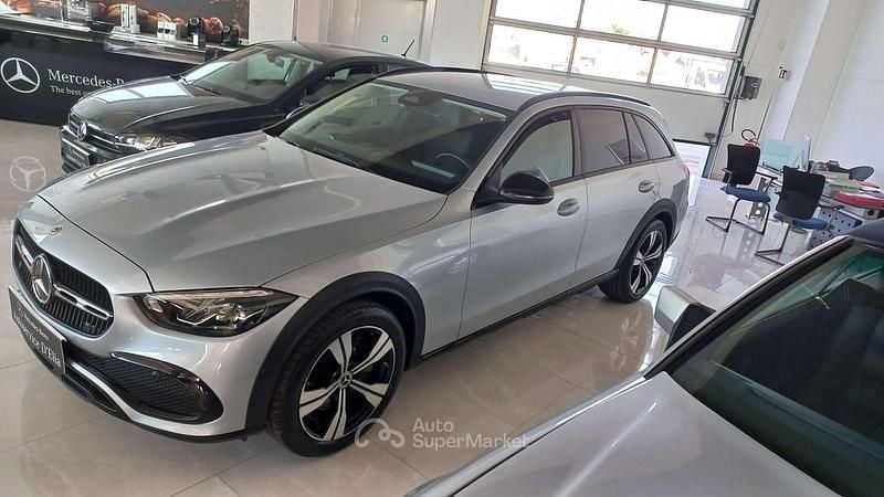Usata Mercedes C220 Premium 200 CV (147 kW) 2022 High tech Station wagon