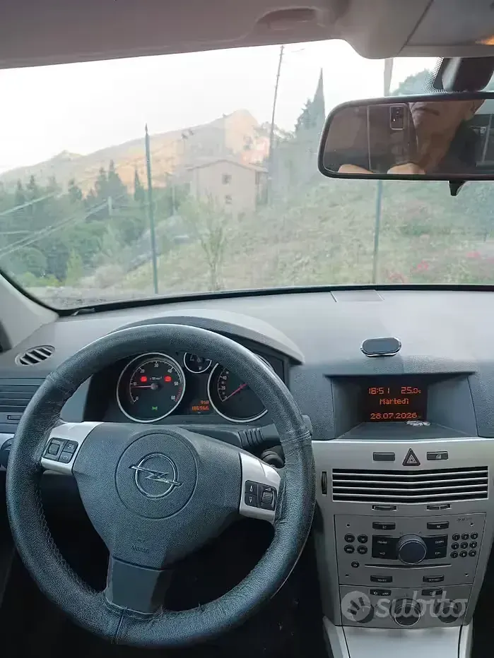 Usata Opel Astra 101 CV (74 kW) 2008 Bluazzurro Station wagon