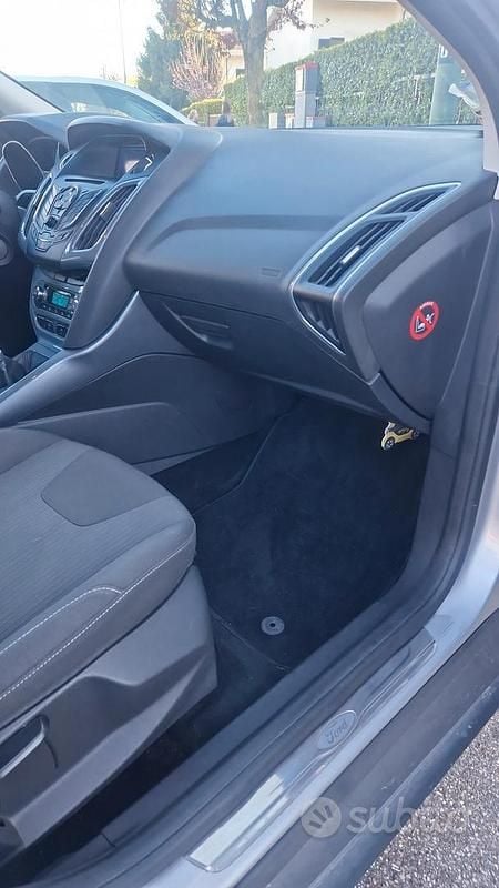Usata Ford Focus Titanium S 150 CV (110 kW) 2011 Grigio Berlina