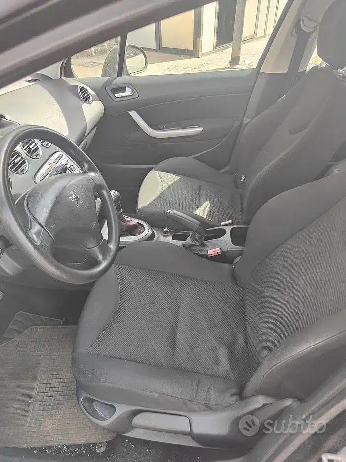 Usata Peugeot 308 90 CV (66 kW) 2007 Utilitaria