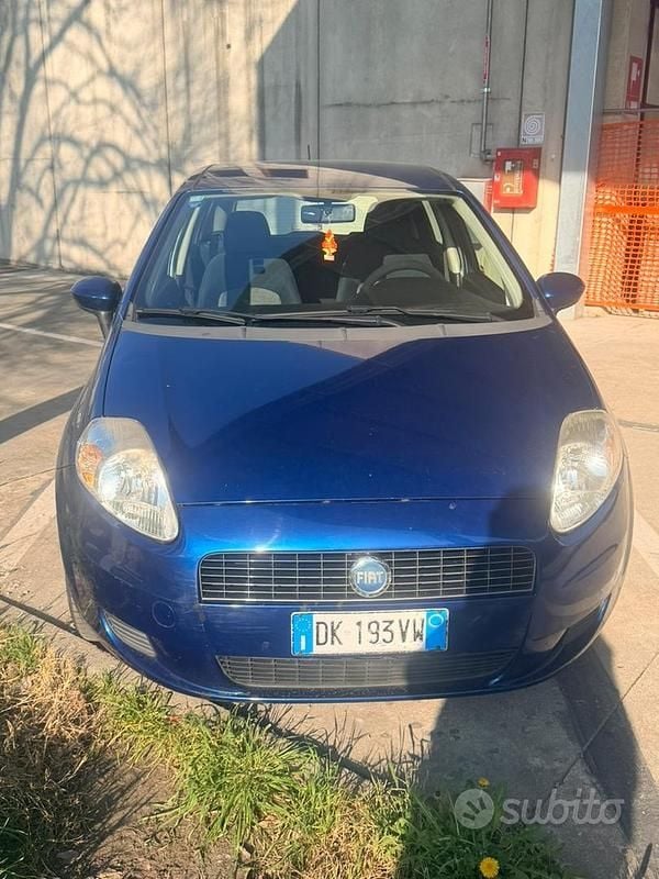 Usata Fiat Grande Punto Active 65 CV (47 kW) 2007 Blu Utilitaria