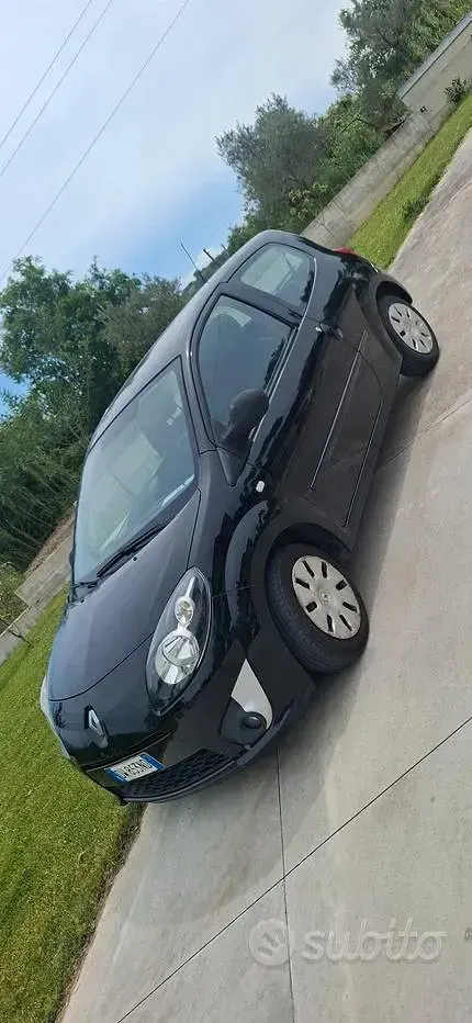 Usado Renault Twingo Dynamique 58 CV (42 kW) 2009 Negro Utilitario