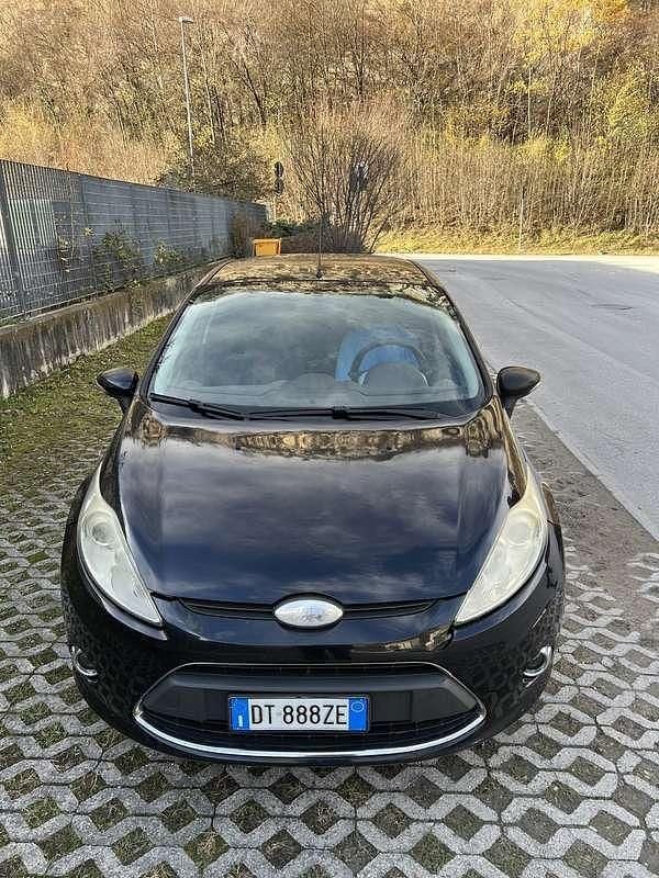 Usata Ford Fiesta 90 CV (66 kW) 2009 Berlina