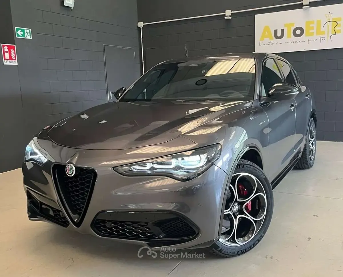 Nuova Alfa Romeo Stelvio Veloce 209 CV (153 kW) 2026 Gray SUV