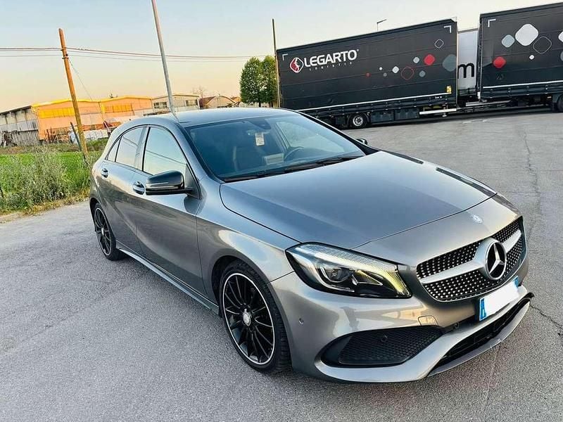 Usata Mercedes A160 Premium 90 CV (66 kW) 2017 Grigio Berlina