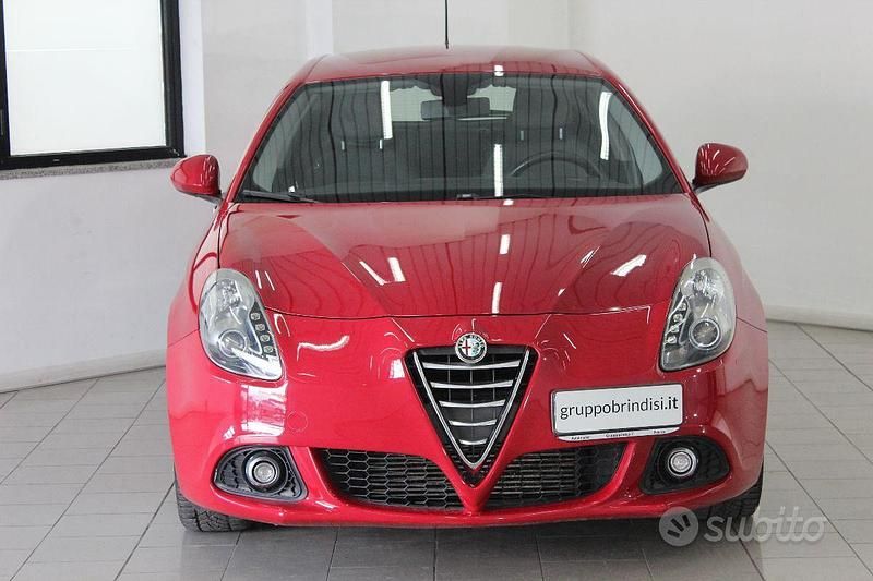 Usata Alfa Romeo Giulietta Distinctive 105 CV (77 kW) 2014 Rosso Utilitaria