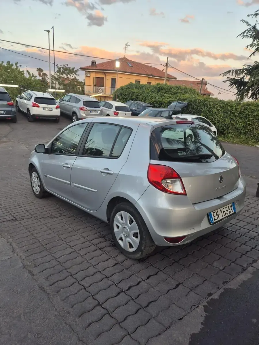 Usata Renault Clio IV 75 CV (55 kW) 2012 Nero Berlina