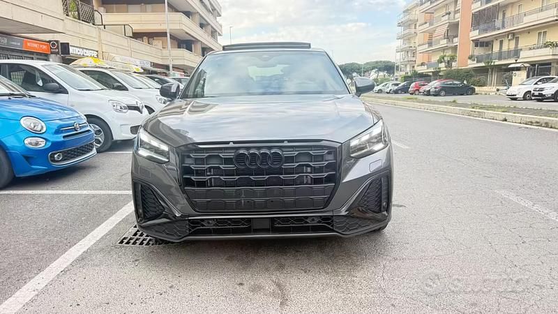 Usata Audi Q2 Ambiente 150 CV (110 kW) 2024 Grigio SUV