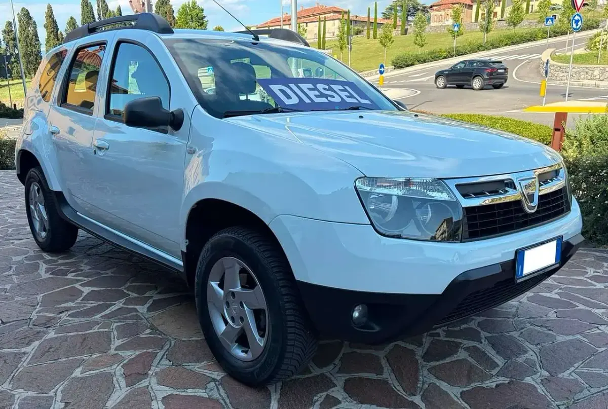 Usata Dacia Duster Lauréate 107 CV (78 kW) 2013 Bianco SUV