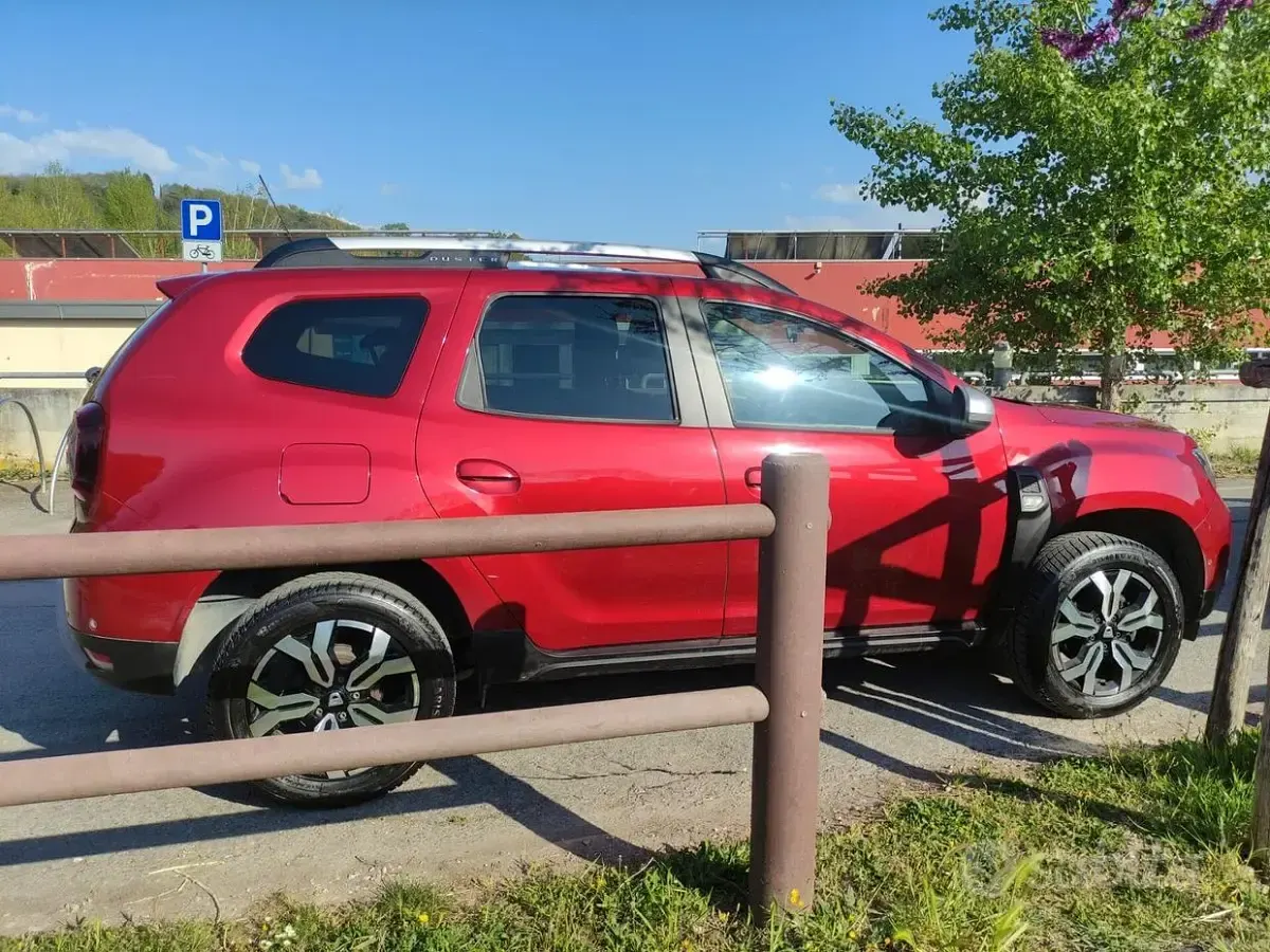 Usata Dacia Duster Prestige 101 CV (74 kW) 2021 Rosso SUV