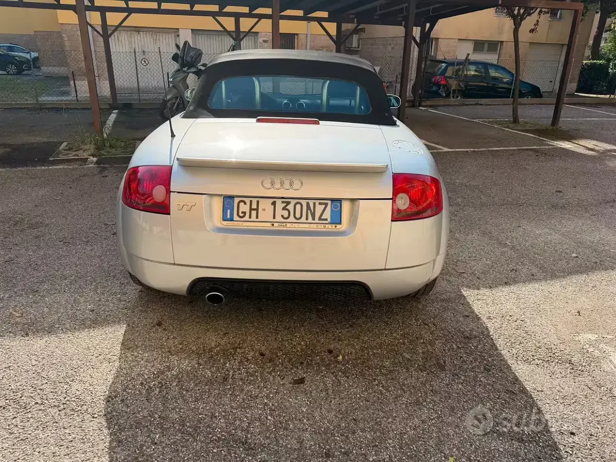 Usata Audi TT Roadster 179 CV (131 kW) 2000 Grigio Cabrio