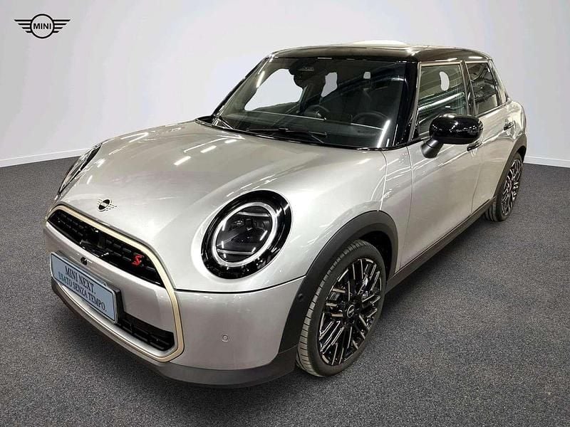 Usata Mini Cooper Favoured 150 kW (204 CV) 2025 Grigio Utilitaria