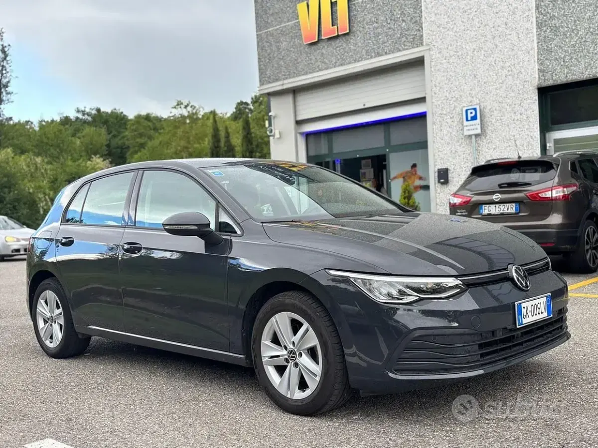 Usata VW Golf VIII 116 CV (85 kW) 2022 Grigio Berlina
