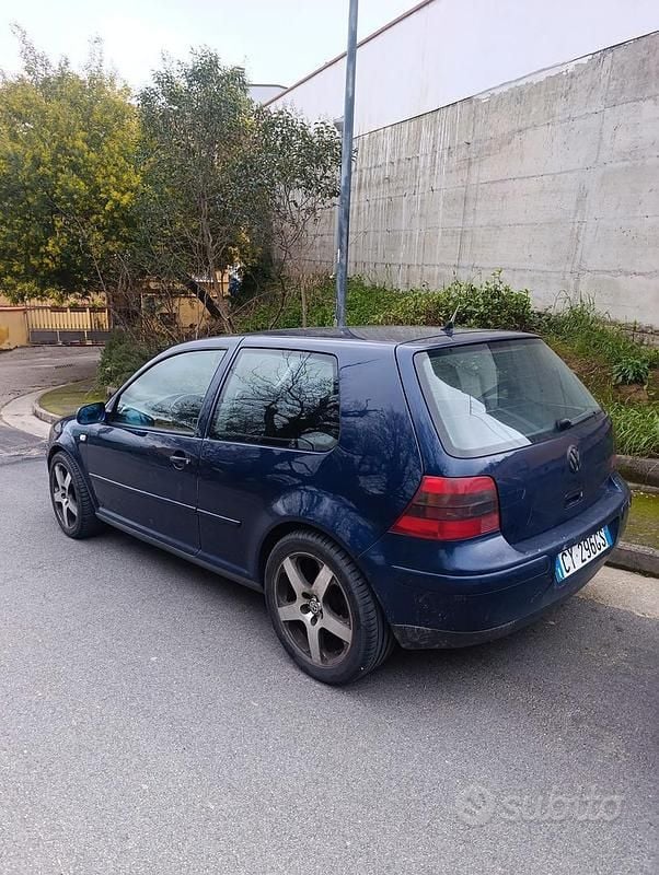 Usata VW Golf 150 CV (110 kW) 2002 Blu Berlina