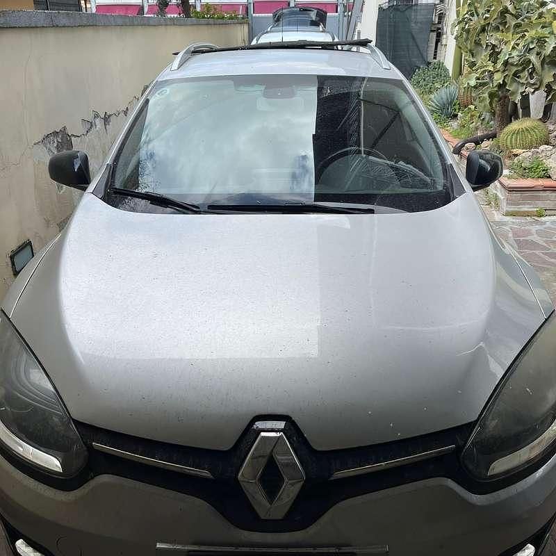 Usata Renault Mégane GrandTour LIMITED 110 CV (80 kW) 2016 Argento Station wagon