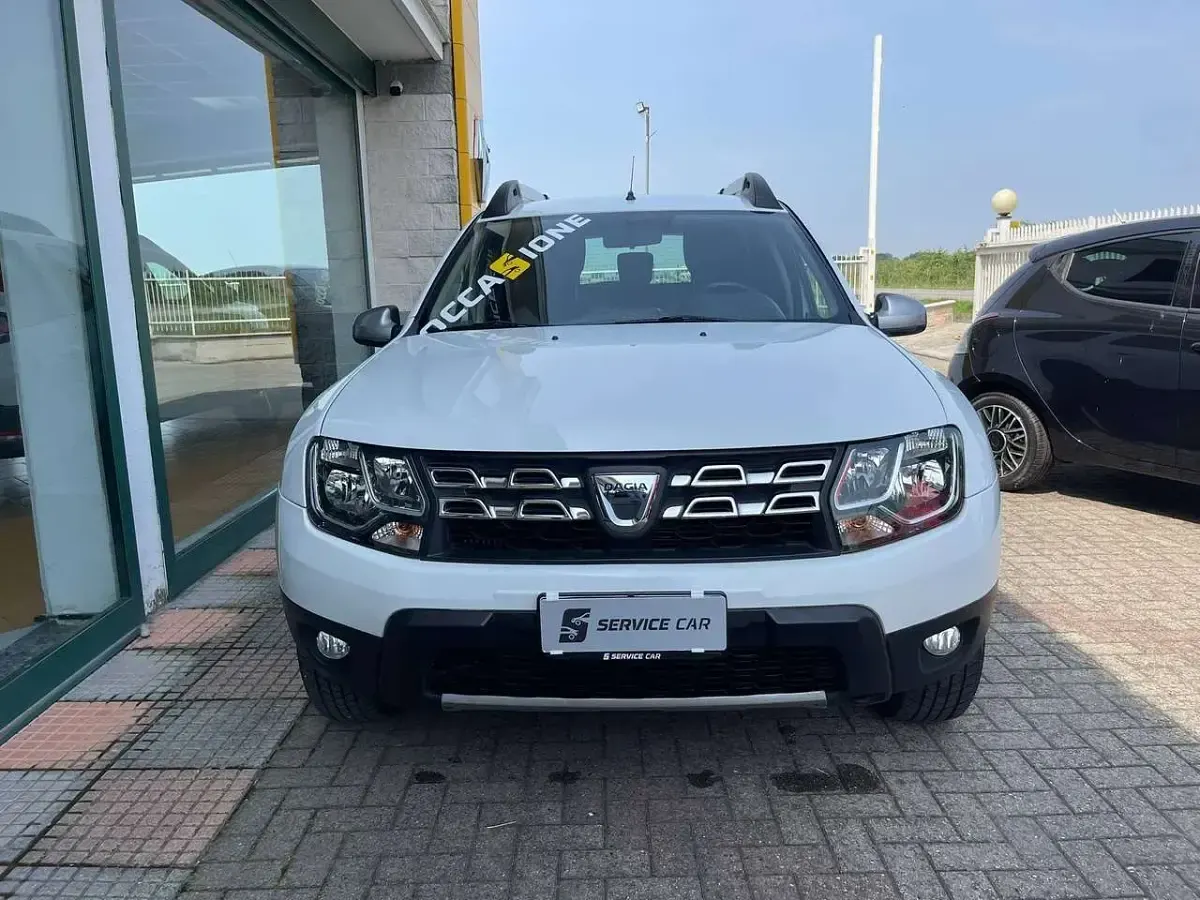 Usata Dacia Duster Lauréate 109 CV (80 kW) 2016 Bianco ghiaccio SUV