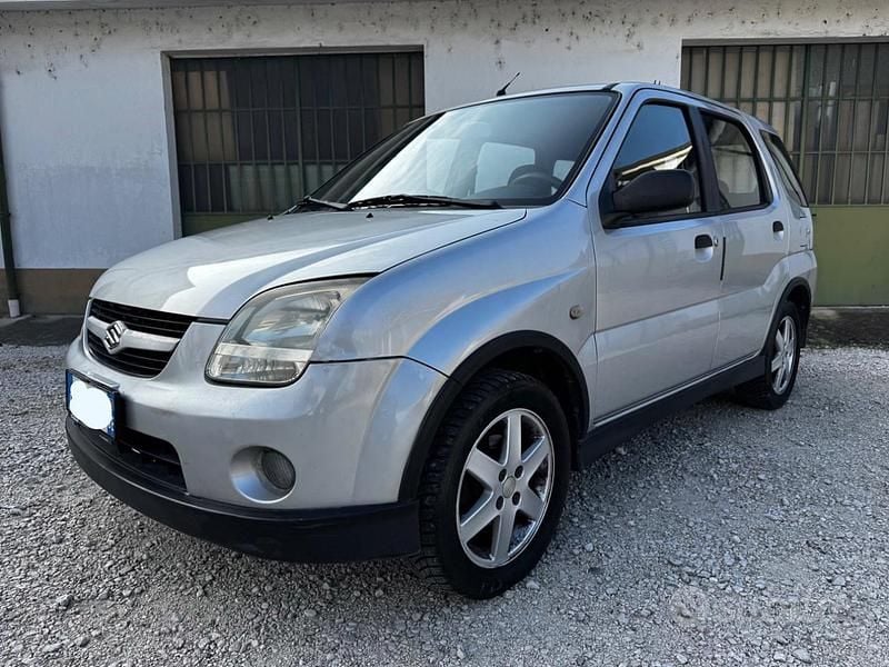 Usata Suzuki Ignis 93 CV (68 kW) 2004 Grigio Utilitaria