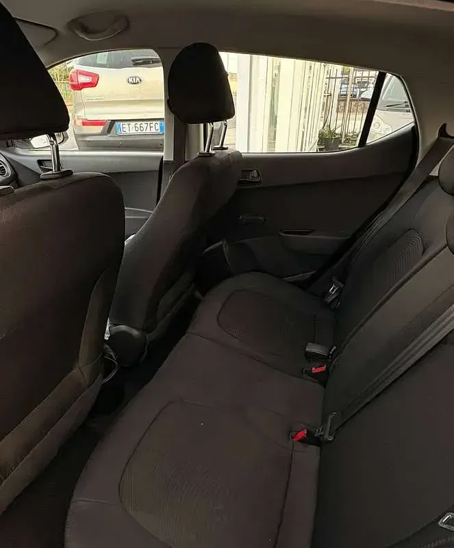 Usata Hyundai i10 Style 67 CV (49 kW) 2017 Bianco Utilitaria