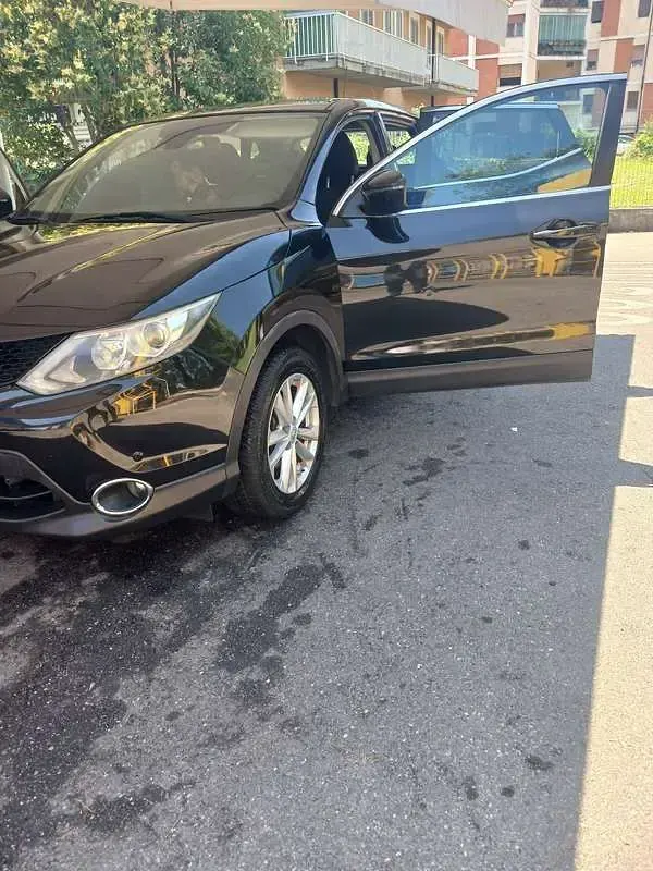 Usata Nissan Qashqai Acenta 116 CV (85 kW) 2015 Nero SUV