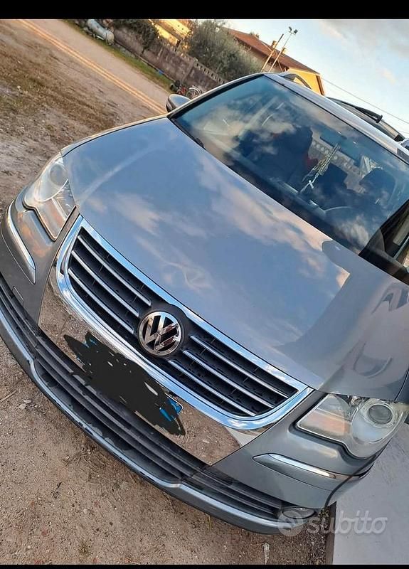 Usata VW Touran 136 CV (100 kW) 2010 Grigio Monovolume