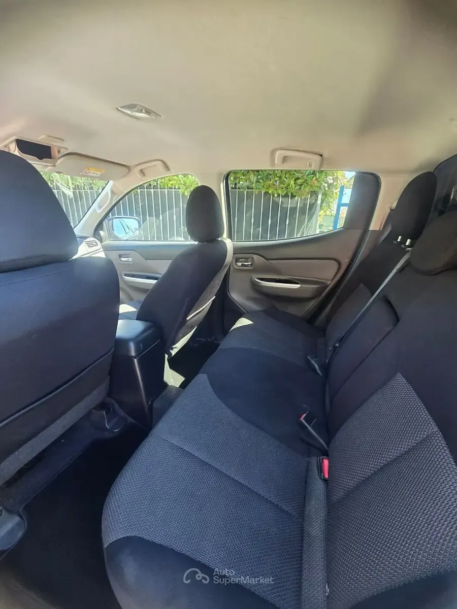 Usata Mitsubishi L200 154 CV (113 kW) 2018 Nero Pick-up
