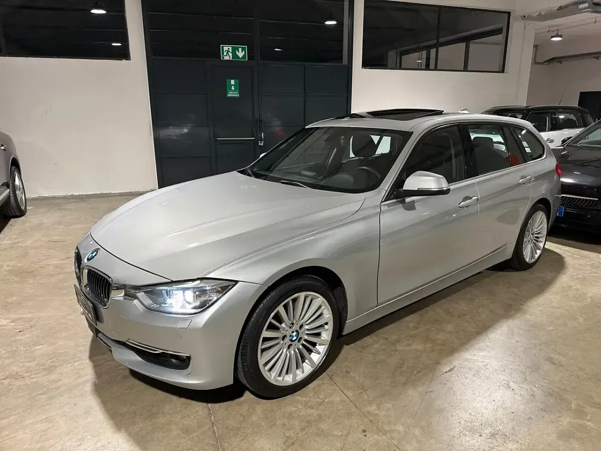Usata BMW 330 Luxury Line 258 CV (189 kW) 2014 Grigio Station wagon