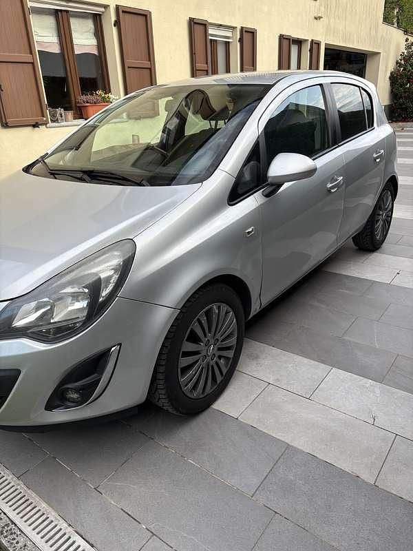 Usata Opel Corsa 75 CV (55 kW) 2014 Utilitaria