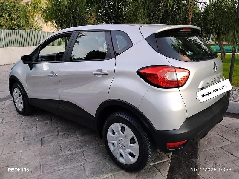 Usata Renault Captur Zen 90 CV (66 kW) 2017 Grigio SUV