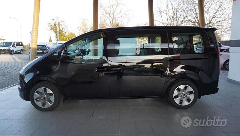 Usata Hyundai Staria 177 CV (130 kW) 2023 Nero Monovolume