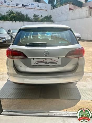 Usata Opel Astra Innovation 136 CV (100 kW) 2017 Grigio metallizzato Station wagon