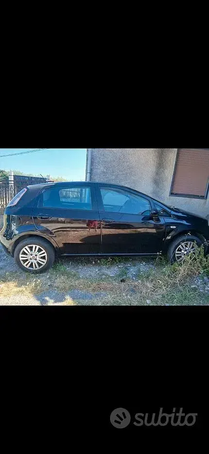 Usata Fiat Punto 65 CV (47 kW) 2012 Nero Utilitaria