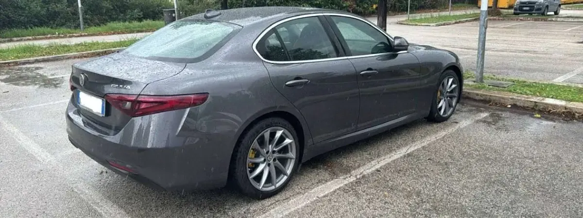 Usata Alfa Romeo Giulia Executive 160 CV (117 kW) 2019 Grigio Berlina