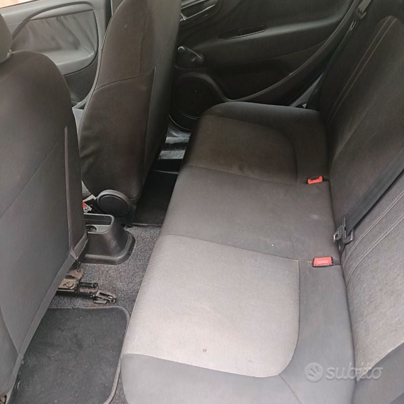 Usata Fiat Punto 75 CV (55 kW) 2015 Bianco Utilitaria