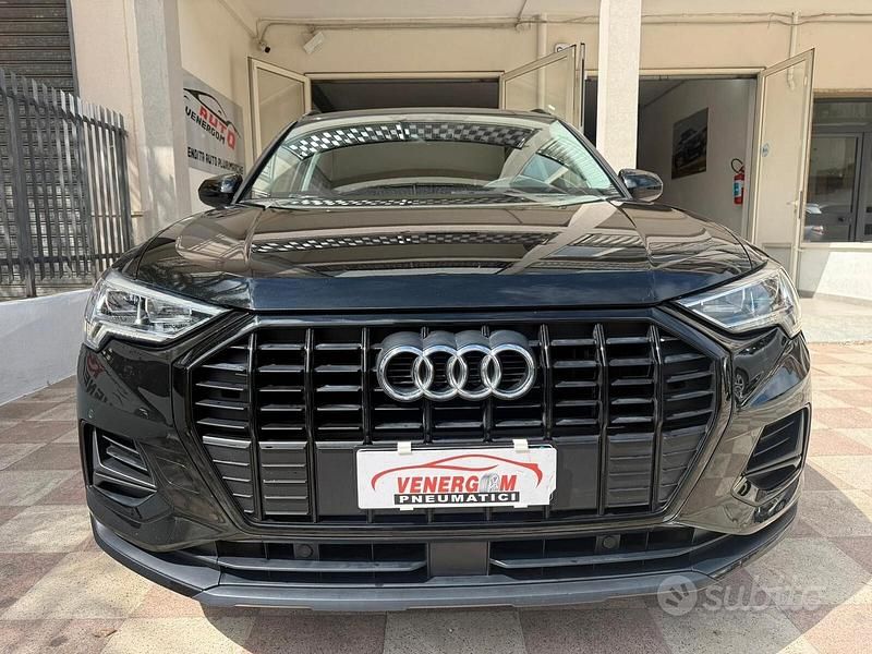 Begagnad Audi Q3 Advanced 150 HK (110 kW) 2019 Svart SUV