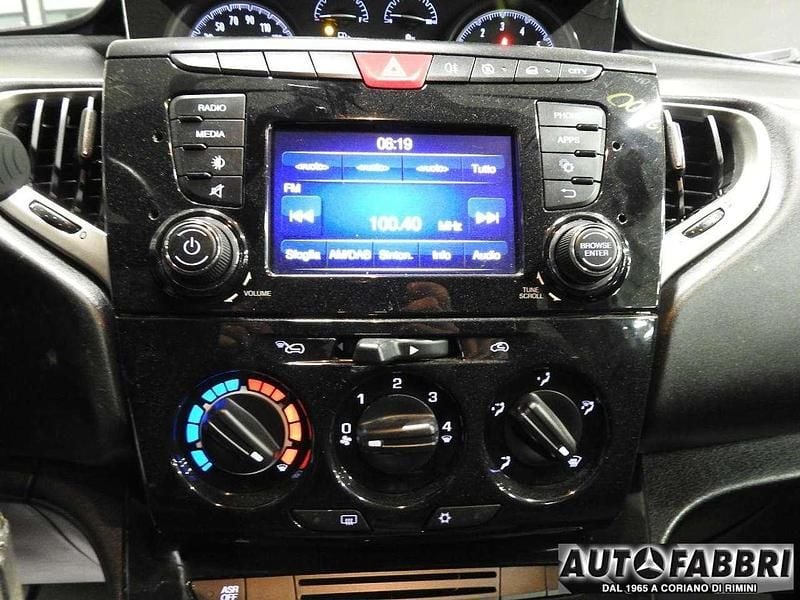 Usata Lancia Ypsilon Gold 69 CV (50 kW) 2021 Bianco Utilitaria