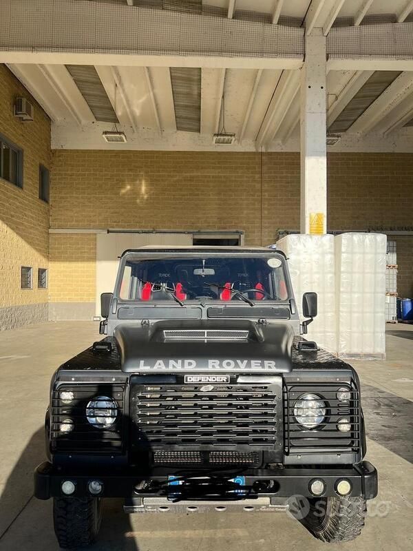 Grigio Usata 2002 Land Rover Defender SUV | 19.500 € (Super prezzo) - Immagine 1/4