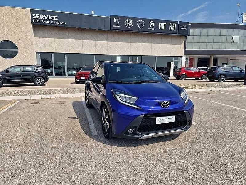 Usata Toyota Aygo Lounge 72 CV (52 kW) 2023 Blu Utilitaria