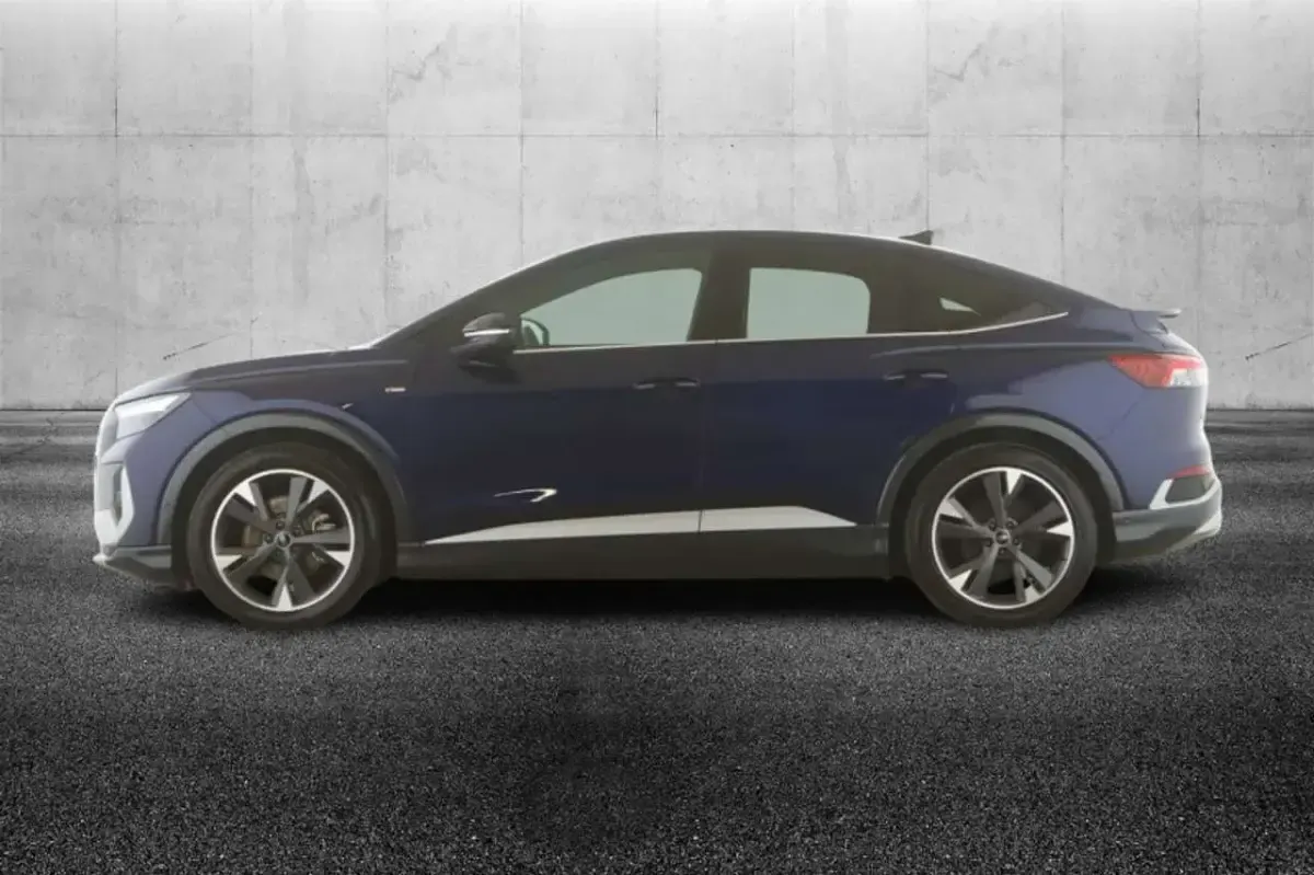 Usata Audi Q4 e-tron 69 kW (95 CV) 2023 Blu/azzurro SUV