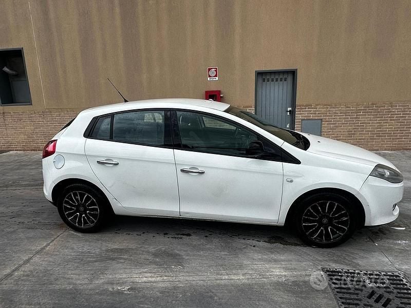 Usata Fiat Bravo 120 CV (88 kW) 2014 Bianco Utilitaria