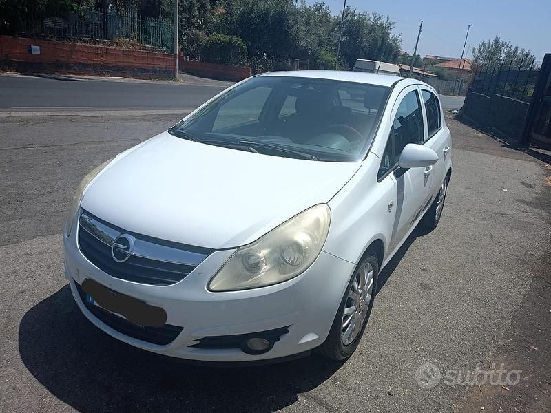 Usata Opel Corsa 80 CV (58 kW) 2009 Bianco Utilitaria