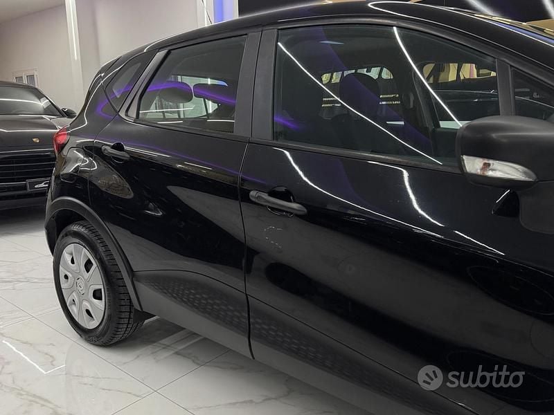 Usata Renault Captur 90 CV (66 kW) 2014 Nero SUV