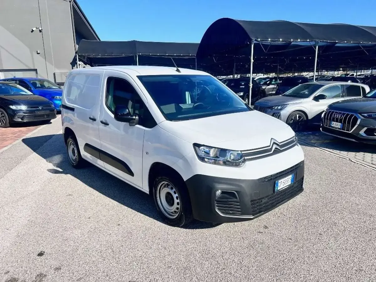 Usata Citroën Berlingo 102 CV (75 kW) 2023 Bianco Monovolume