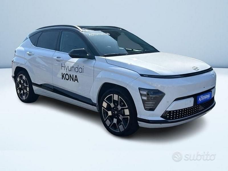 Usata Hyundai Kona Edition+ 160 kW (218 CV) 2023 Bianco pastello SUV