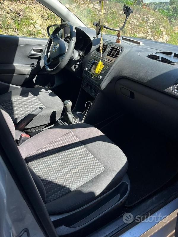 Usata VW Polo 90 CV (66 kW) 2016 Grigio Berlina