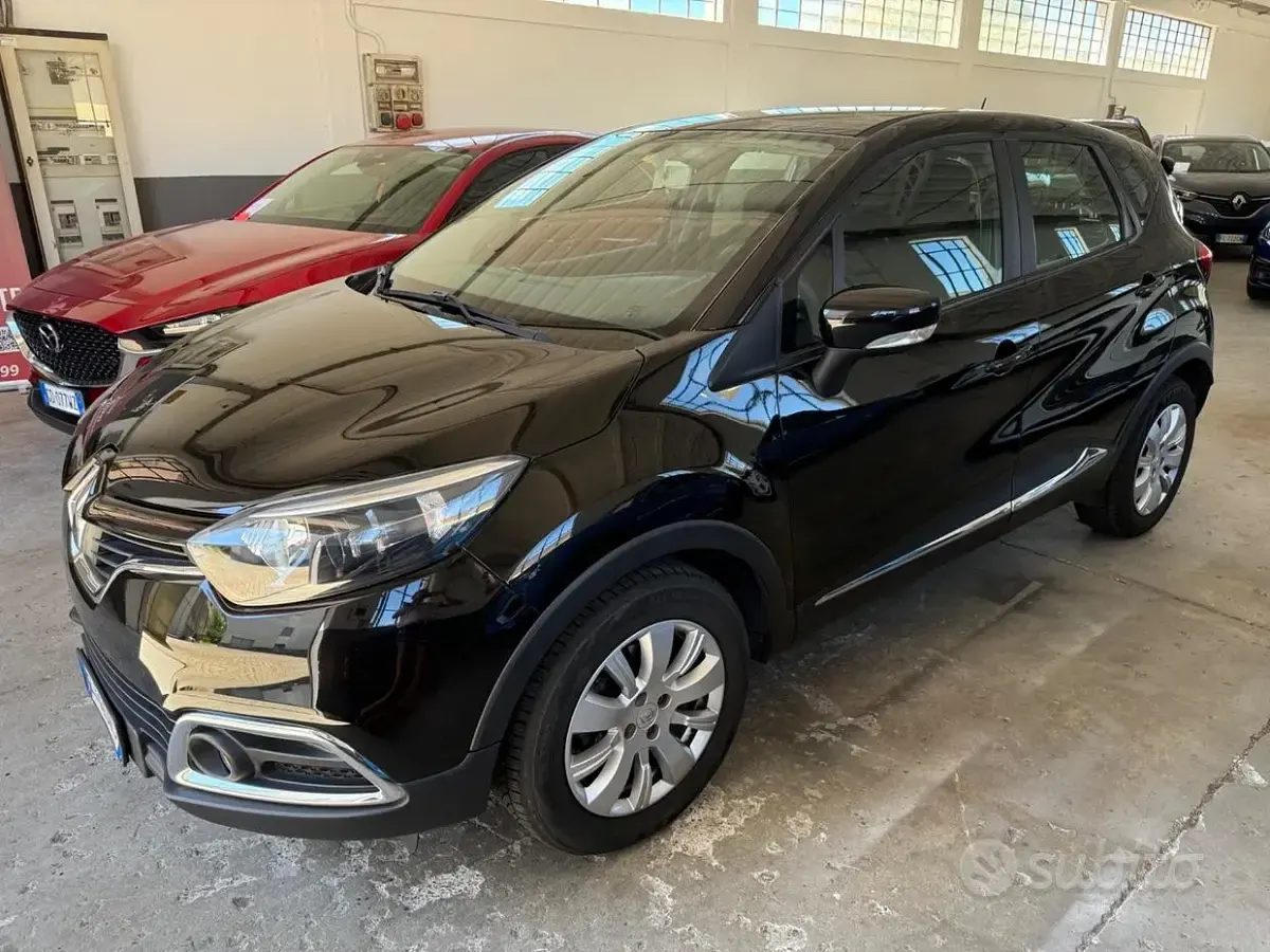 Usata Renault Captur 90 CV (66 kW) 2015 Nero SUV