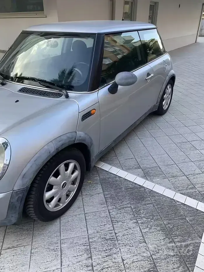Begagnad Mini ONE 90 HK (66 kW) 2002 Grå Halvkombi