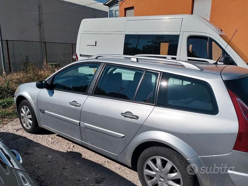 Usata Renault Master 100 CV (73 kW) 2006 Grigio Furgone