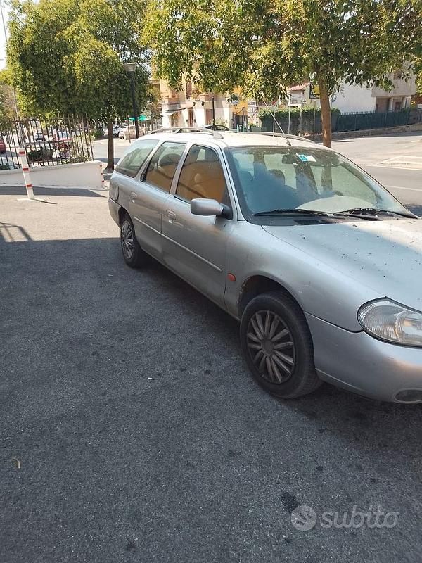 Usata Ford Mondeo Ghia 90 CV (66 kW) 1998 Grigio Station wagon