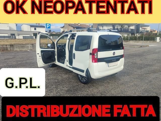 Bianco Usata 2017 Fiat Qubo Trekking Monovolume | 9999 € (Molto cara) - Immagine 1/4
