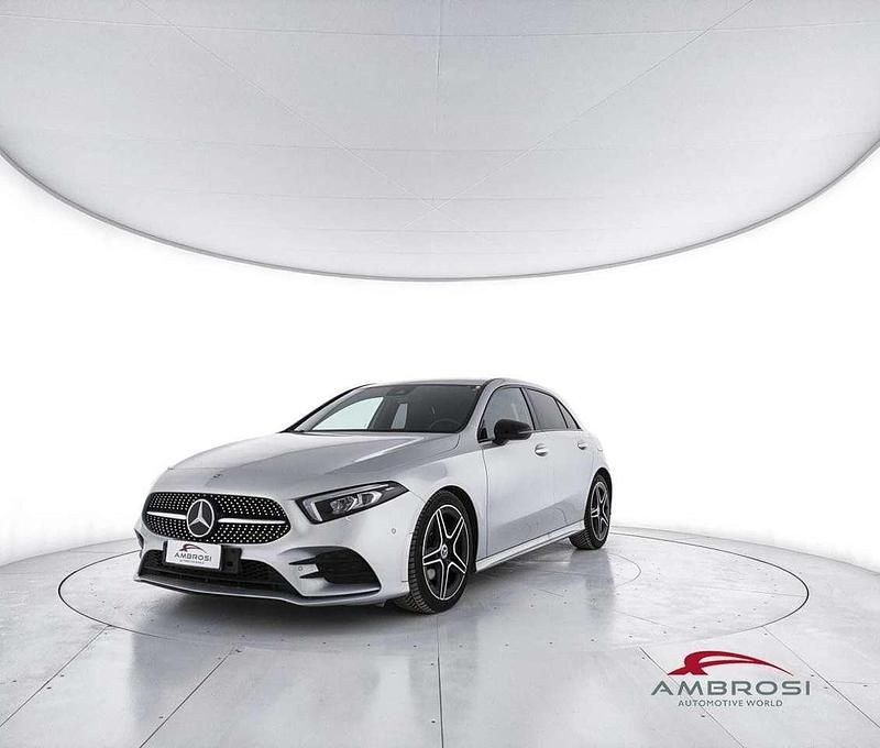 Grigio Usata 2021 Mercedes A180 Premium Due volumi | 20.900 € (Super prezzo) - Immagine 1/4